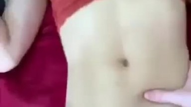 - Cewek Indo nyobain kontoL panjang bul3